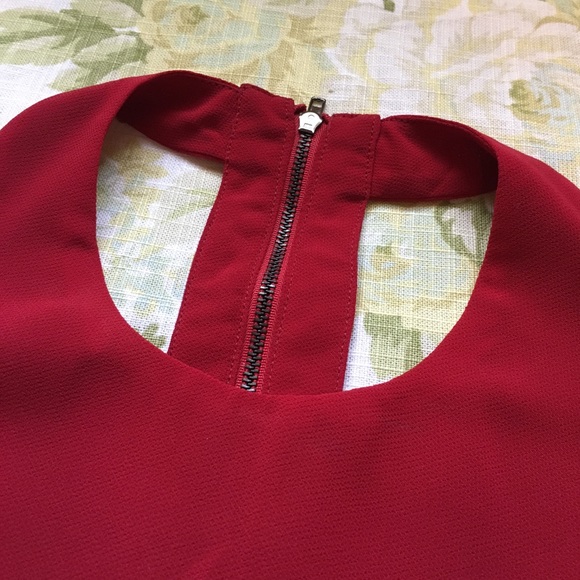 LINE & DOT Sleeveless Top - Picture 5 of 7